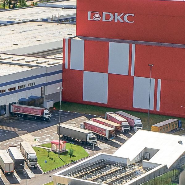 На складе широкий ассортимент продукции DKC
